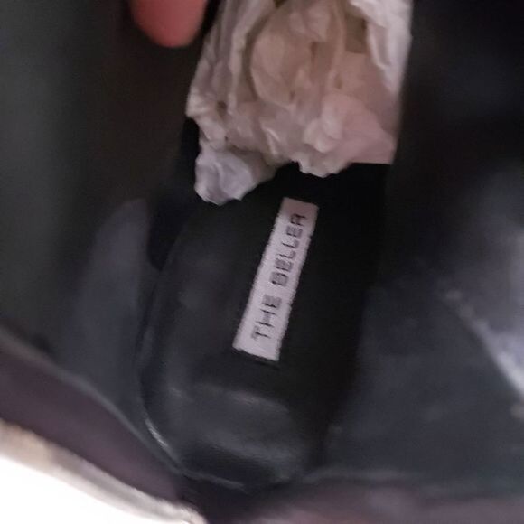 Black Boots‎ - Picture 6 of 6